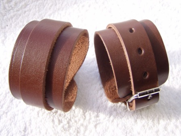 Leather wristband N°1114