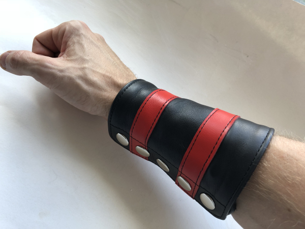 Leather wrist wallet N°1204 R